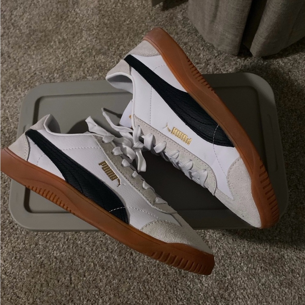 Puma White and Black Sneakers Sleek Design